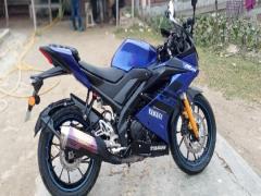 YAMAHA R15 V3